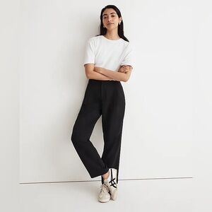 NWT Madewell Pleated Tapered-Leg Pants in Easygoing Crepe - 0 Black